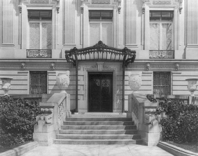 Photograph of the Townsend house, now the Cosmos Club, Washington, D.C., 1915.